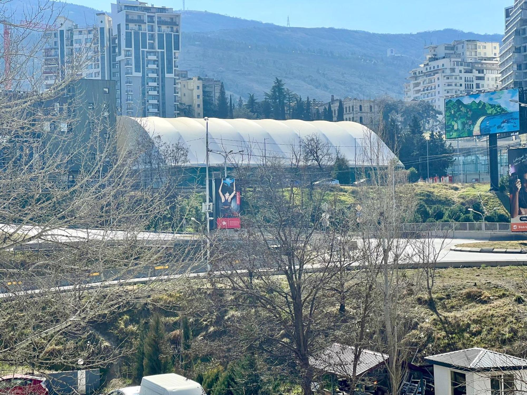 Tbilisi Apartment Tennis Court Екстериор снимка