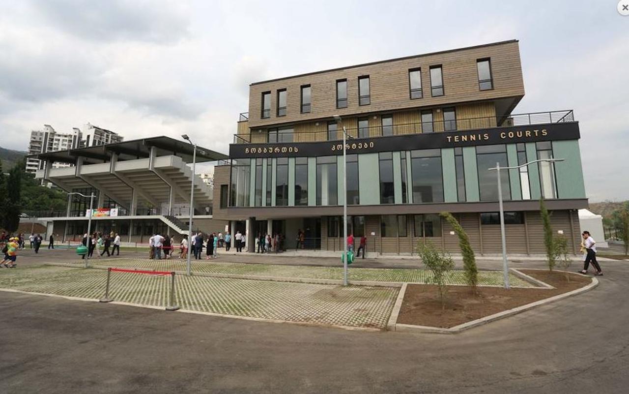 Tbilisi Apartment Tennis Court Екстериор снимка